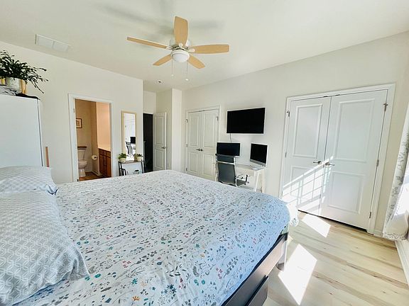 2nd image of 127 Streamview Dr