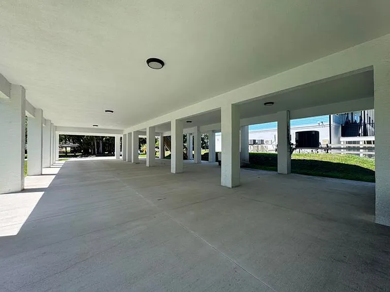 356 Seminole Dr — Photo 29