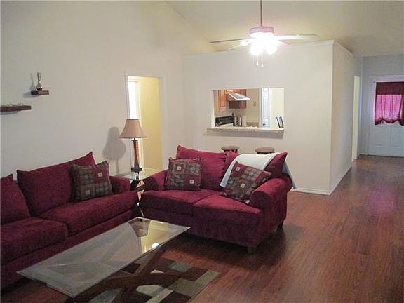 3rd image of 2333 Knighthood Ln