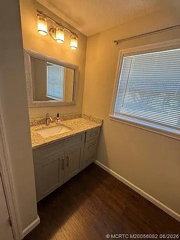 709 SE Alamanda Way — Photo 10
