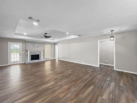 4th image of 2310 Woodway Dr