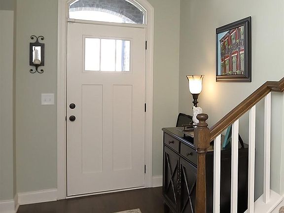 4th image of 467 Gowins Dr