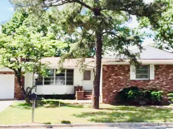 7 Harpoon Street, Beachwood, NJ 08722