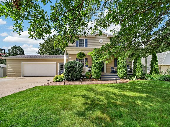 2nd image of 5944 Crest Dr