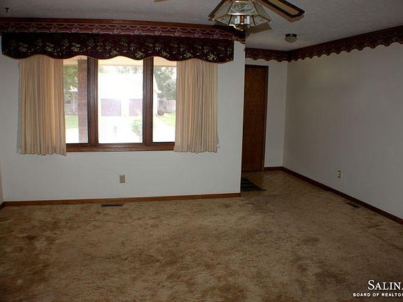 2nd image of 1211 Martin Ave
