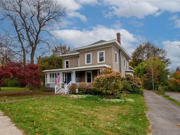 35 E Main St, Clifton Springs, NY 14432