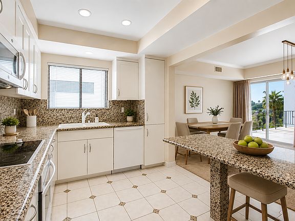 2nd image of 7560 Hollywood Blvd APT 406