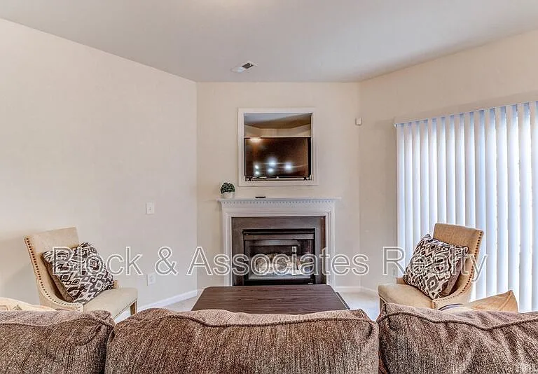 708 Mardonie Reach Ln — Photo 7