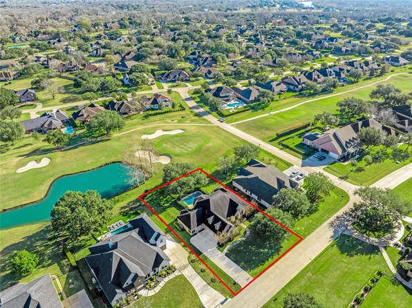 4410 Westerdale Dr, Weston Lakes, TX 77441