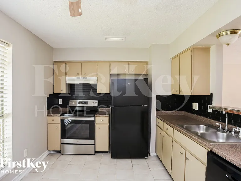 908 Wandering Way Dr — Photo 6