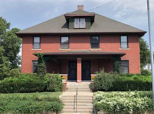 1022 Arbor St, Omaha, NE 68108