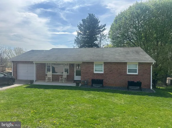 30 Merrin Rd, York, PA 17402