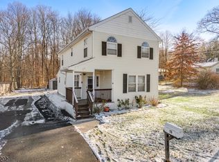 13 Woodsedge Ave, Mount Olive Twp., NJ 07828