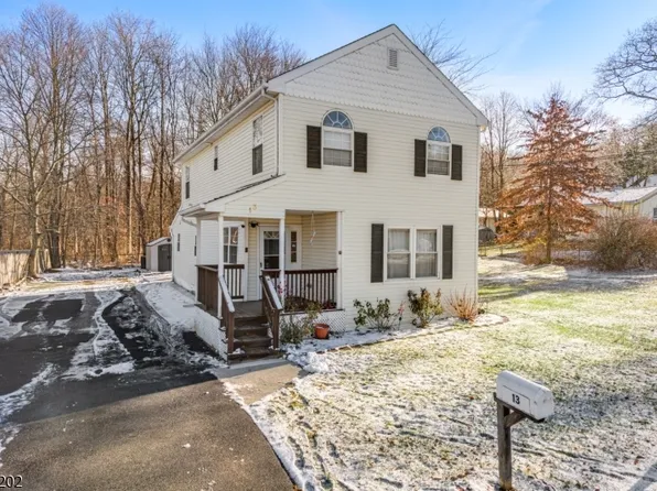 13 Woodsedge Ave, Mount Olive Twp., NJ 07828