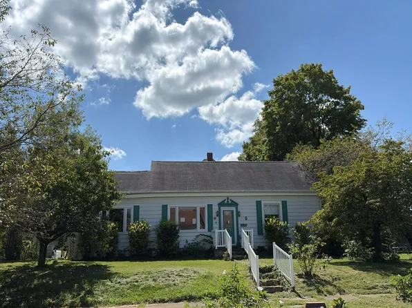 415 E Brown St, Knightstown, IN 46148
