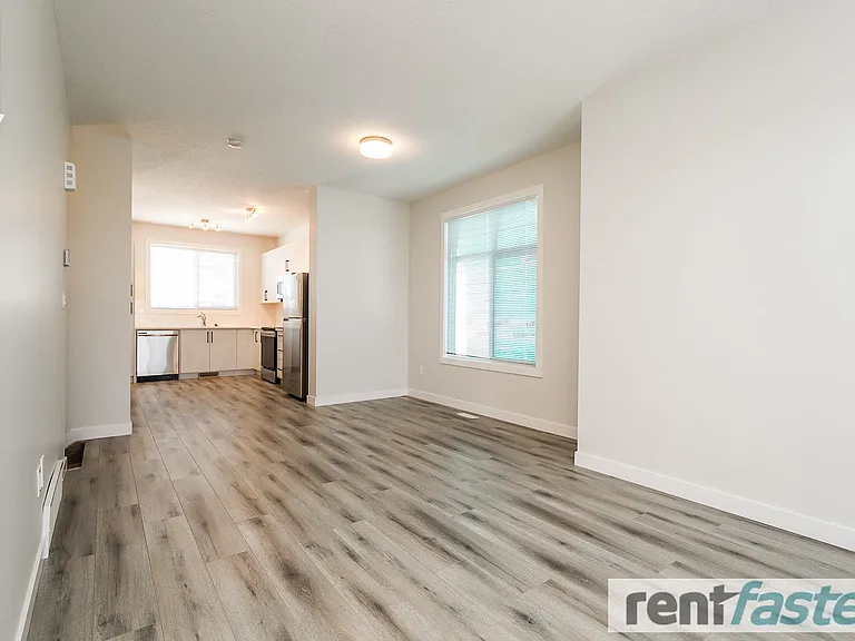 600 Bellerose Dr — Photo 43