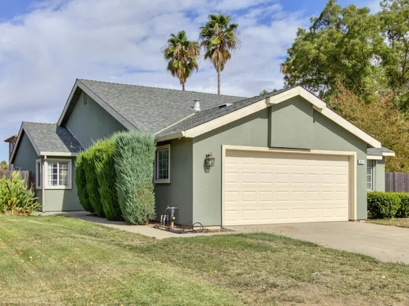 841 Hunters Creek Dr, Sacramento, CA 95838