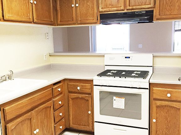 5th image of 3833 Monterey Ave