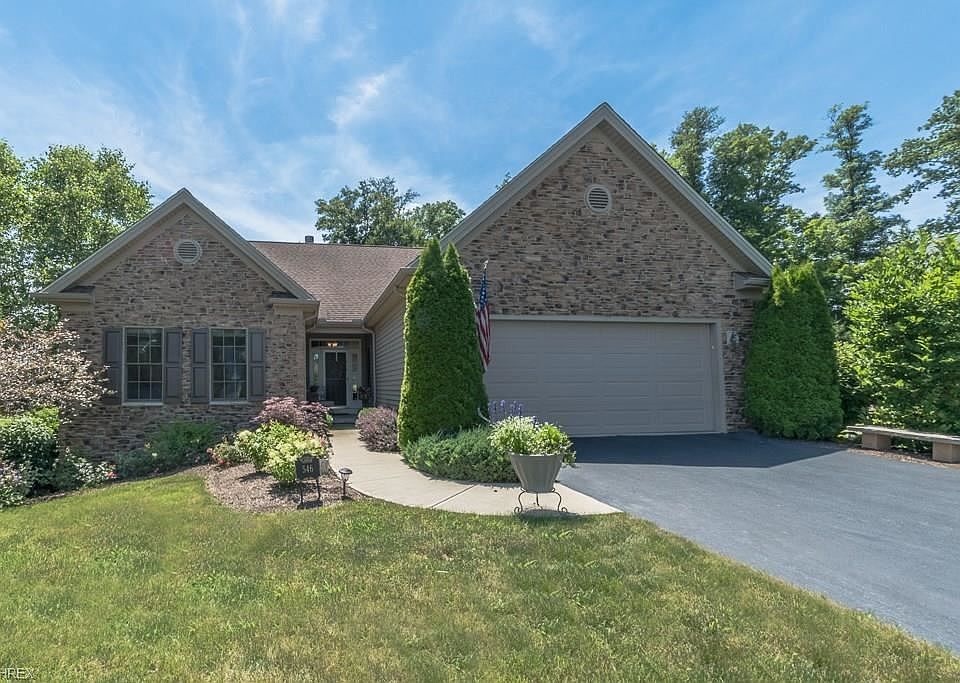 1st image of 546 Honeysuckle Ln