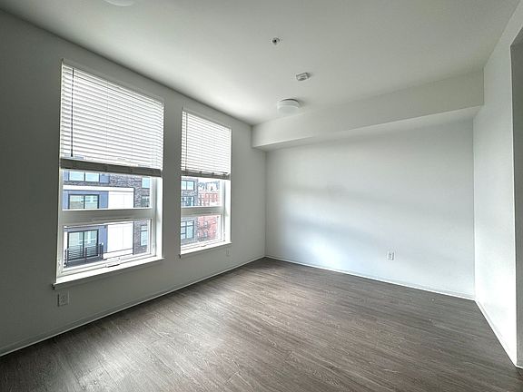 3rd image of 1611 NW Marshall St #608
