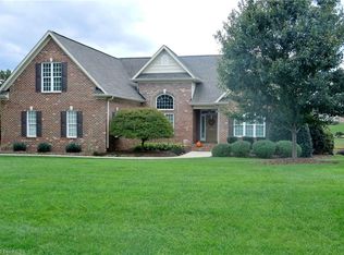 606 Wigeon Dr, Greensboro, NC 27455