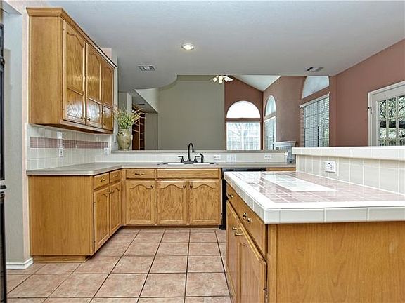 3rd image of 1604 Blackjack Dr