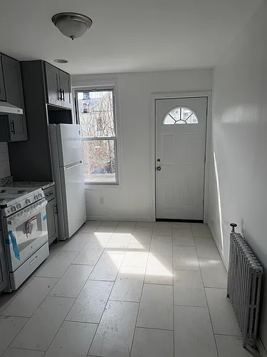 419 4th St #1 Photo 1