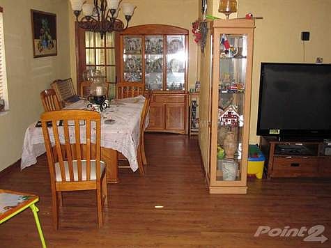 4th image of 3306 W Pearl Ave