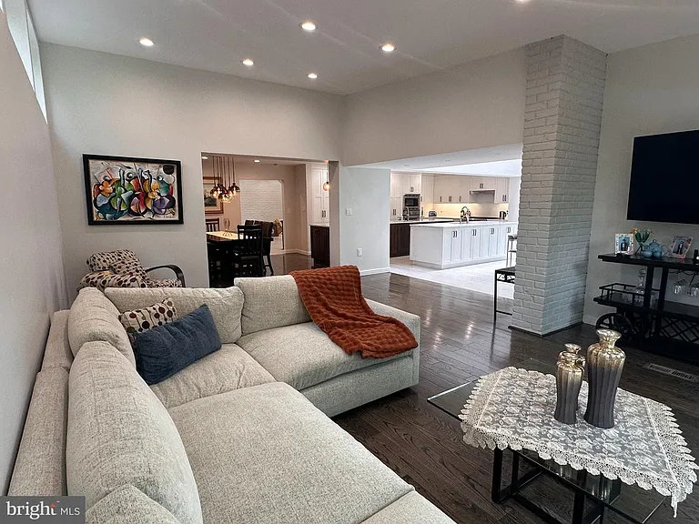6005 Neilwood Dr — Photo 12