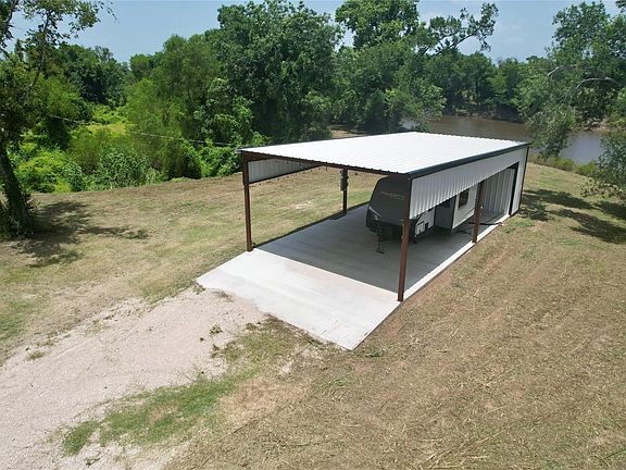 3rd image of 17653 River Rd