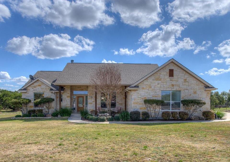 1st image of 213 Circle Oaks Dr