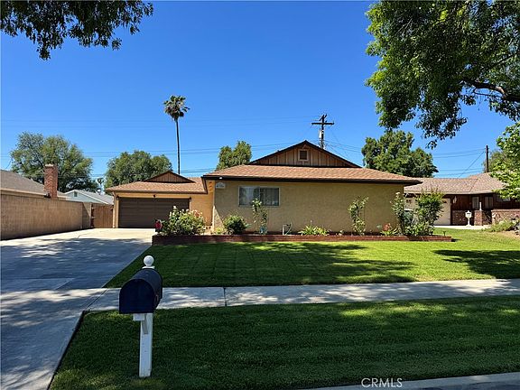 2nd image of 4356 Snowberry St