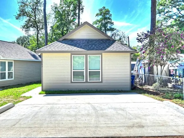 12091 Canal St, Willis, TX 77318