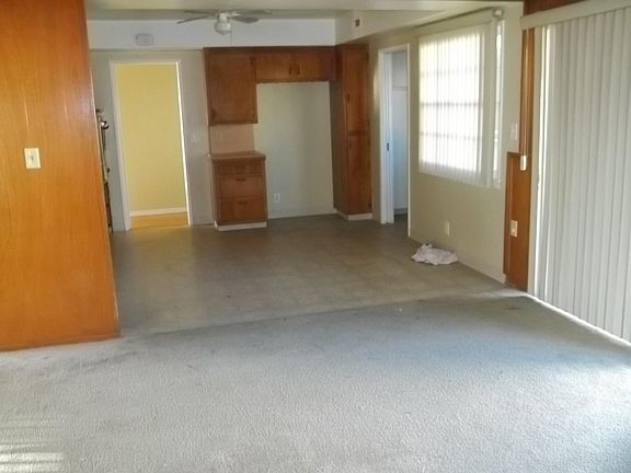 5th image of 10719 Theis Ave