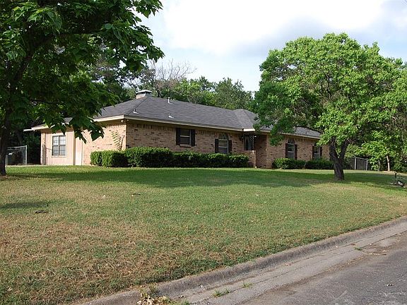 4th image of 304 McKinney Ave