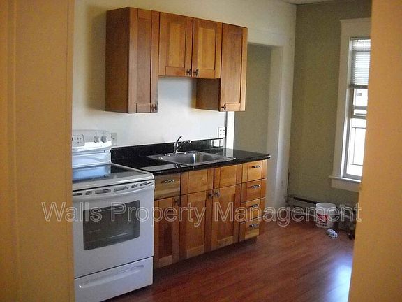 2nd image of 4905 Woodland Park Ave N APT 2
