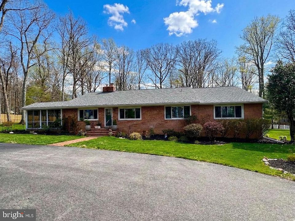 1st image of 4318 Pinetree Rd