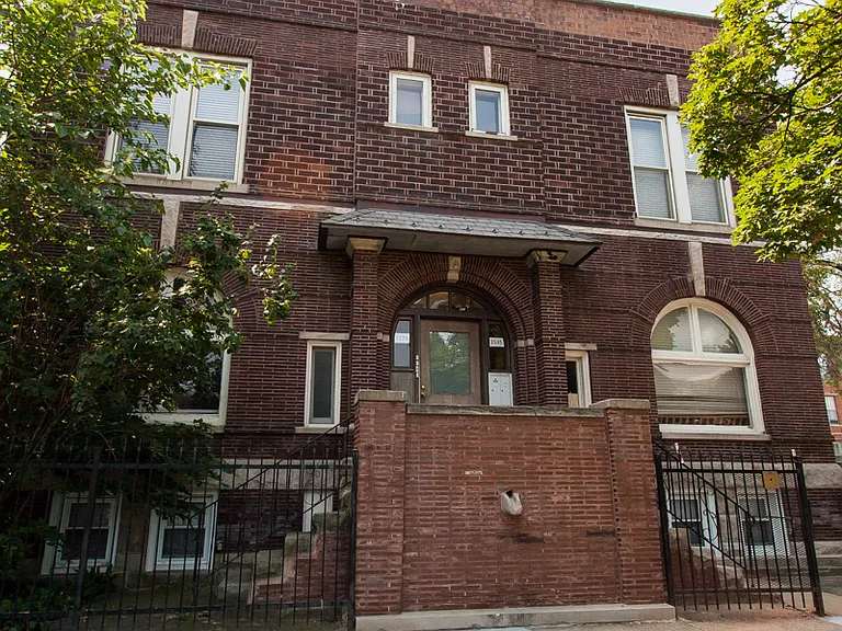1533 W Leland Ave #1E — Photo 2