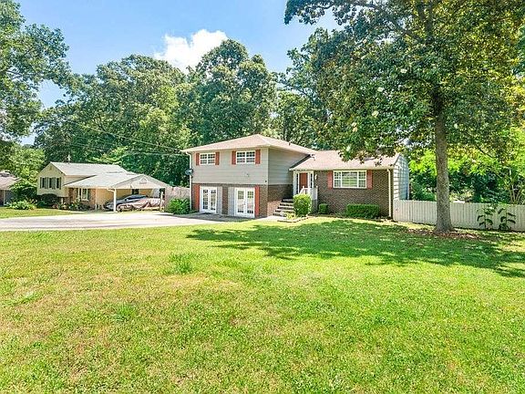 3rd image of 3916 Rockcrest Ct