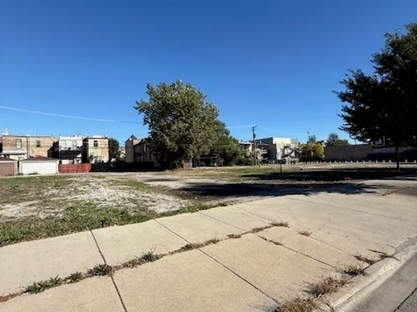 2906 W Madison St, Chicago, IL 60612