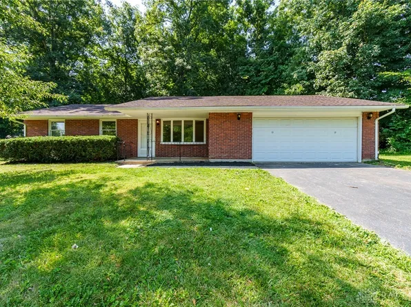 455 Lamplighter Pl, Xenia, OH 45385
