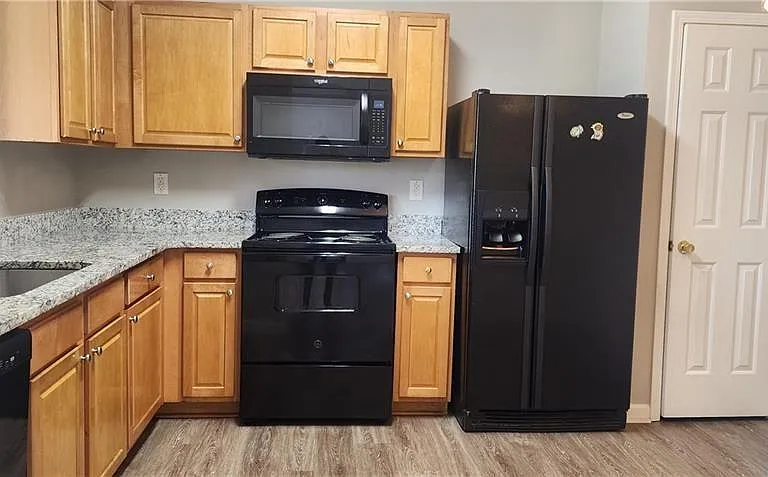 413 Windstone Trl — Photo 17