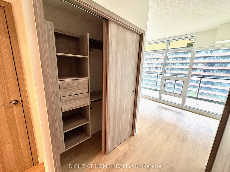 3 Concord Cityplace Way #828 — Photo 12