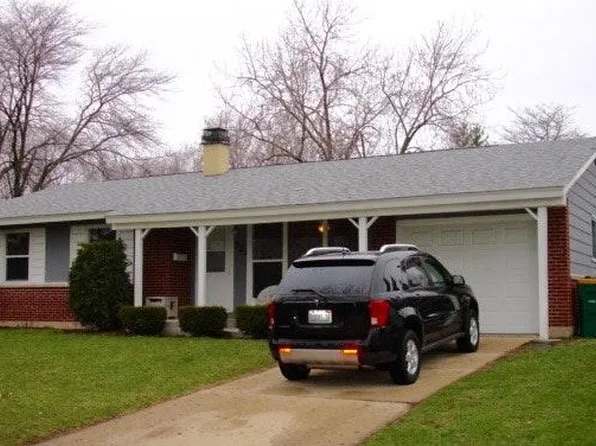 523 Grosvener Ct, Elk Grove Village, IL 60007