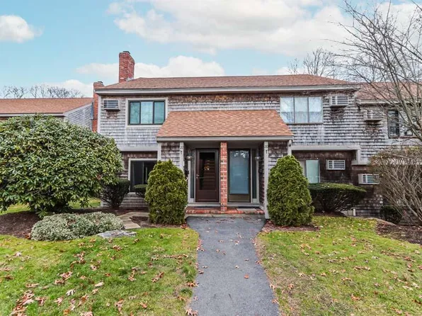 22 Townhouse Terrace #22, Hyannis, MA 02601