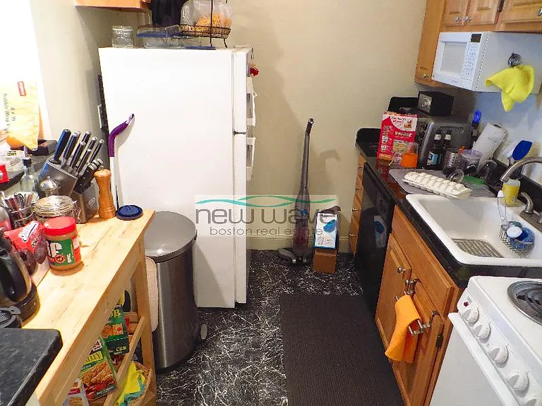 51 Queensberry St #16 — Photo 23