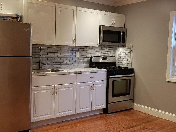 4th image of 11407 198th St #2