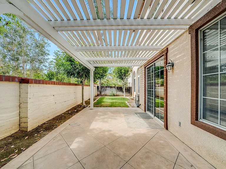 11761 Fricker Ave — Photo 32