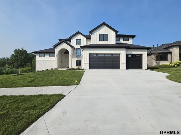 4525 S 202nd St, Omaha, NE 68135