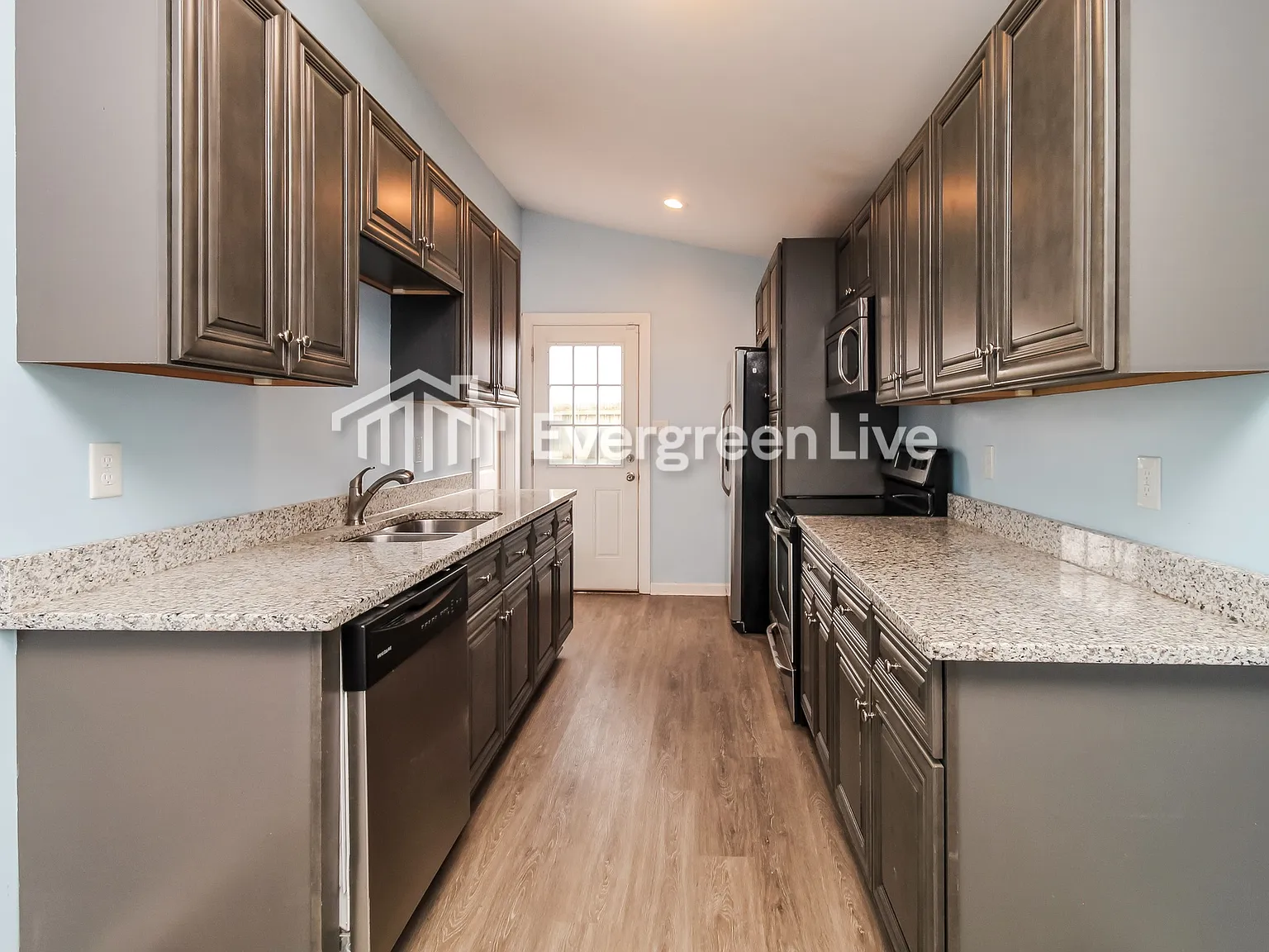 4 bed, 2.5 bath, 1580 sqft, $2,495 — Photo 4